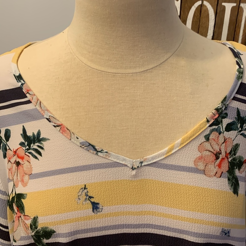 3X WESTPORT Floral and Striped Short Sleeve Top - Picture 5 of 12
